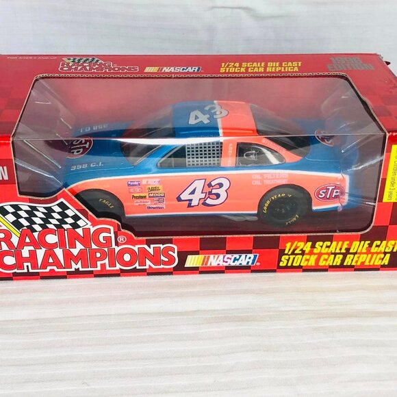 NIB Racing Champions Nascar #43 Bobby Hamilton/ Ferguson 1:24 die Cast 1996 Stoc - Picture 1 of 8
